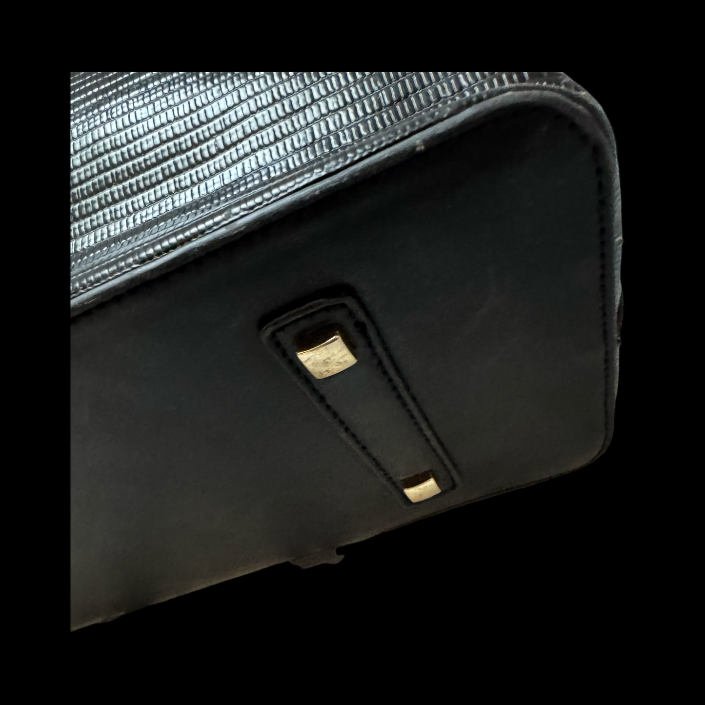 SIMPLY NOELLE BLACK HAND BACK WITH REMOVABLE SHOULDER STRAP - RELIC AND STITCH